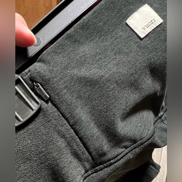 LIKE NEW Vuori Clean Elevation Shorty 6" High Rise Activewear Shorts Yoga Gym - Picture 11 of 15